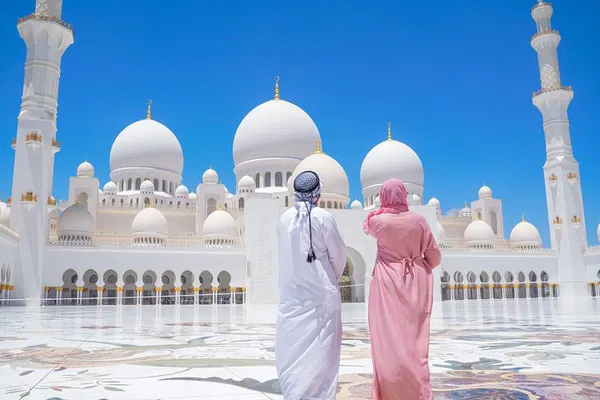 Abu Dhabi Grand Tour: Mosque, Palace & Etihad Towers