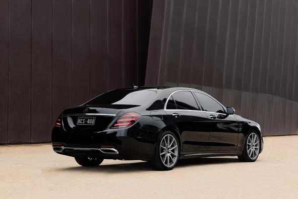 Melbourne Airport & CBD Transfers: Luxury Private Ride