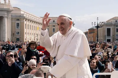 Unveiling Vatican City: A Local's Immersive Journey Through History, Food, and Culture