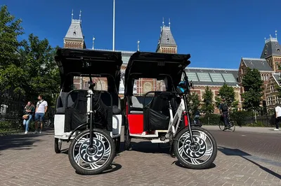 Amsterdam Rikshaw Tour: Canals, Culture & Hidden Gems