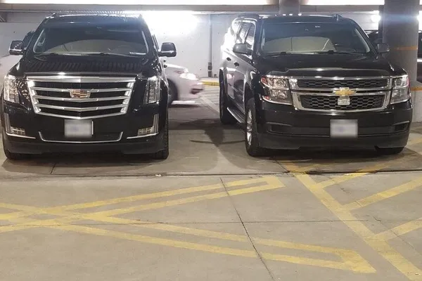 Stress-Free Airport Arrival: Private Toronto Transfer