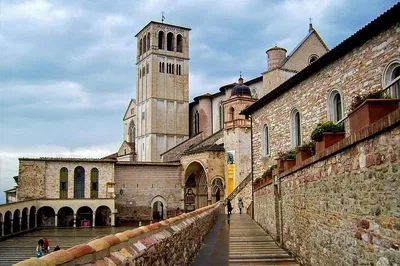 Step Back in Time: Private Walking Tour of Assisi & Spello