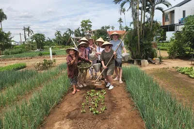 Hoi An Cultural Immersion: Pottery, Farming, River Rides & Ancient Town Exploration