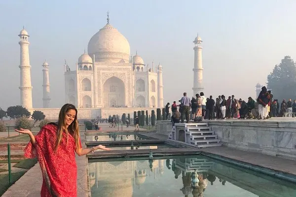 Taj Mahal Private Tour: Skip-the-Line Ticket & Guided Visit