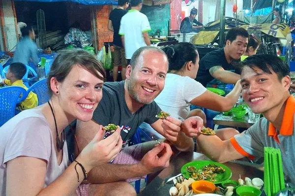 Saigon Street Food Motorbike Tour: Taste the City!