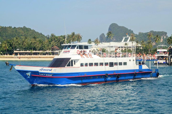 Island Hopper: Seamless Ferry/Speedboat Transfer from Koh Phi Phi to Krabi