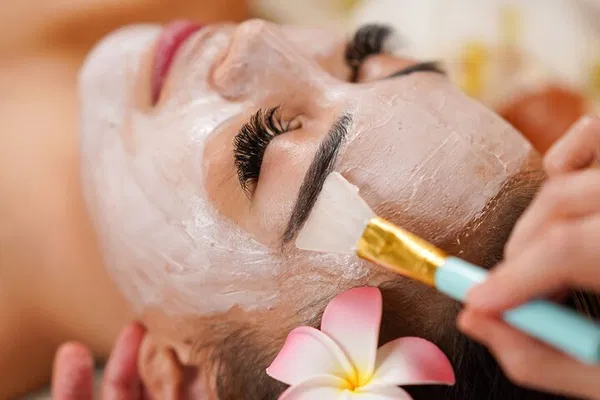 Las Vegas Rejuvenation: 3-Hour Pamper Package with Halotherapy