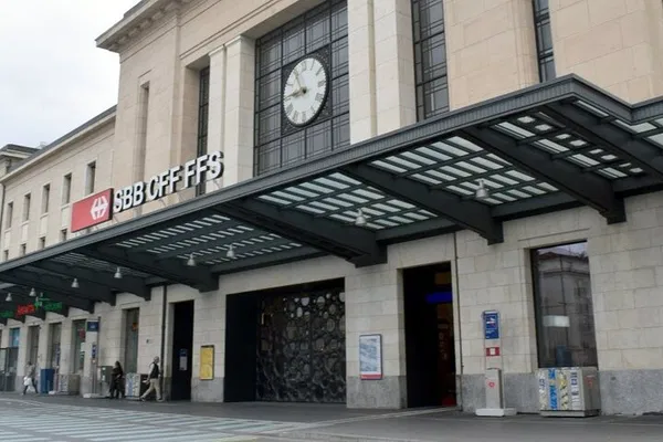 Stress-Free Geneva Arrival: Private Transfer from Train Station to Hotel