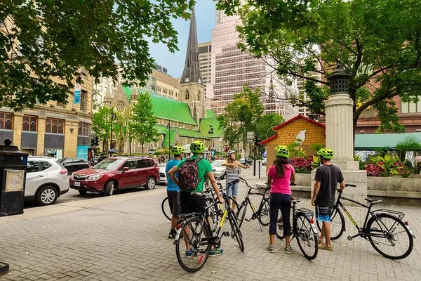 Montreal Architecture Bike Tour: Explore History, Nature & Cityscape