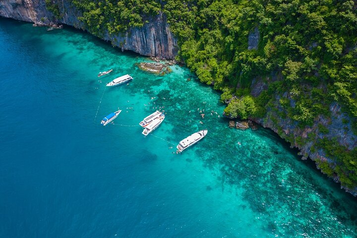 Discover Paradise: Phi Phi, Maya Bay & Bamboo Island Speedboat Adventure