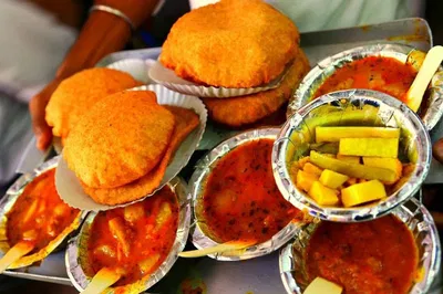 Old Delhi Breakfast Walk: Food, Spices & Rickshaw Ride