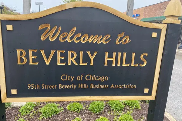 Explore Chicago's Hidden Gems: A Neighborhoods Small-Group Tour