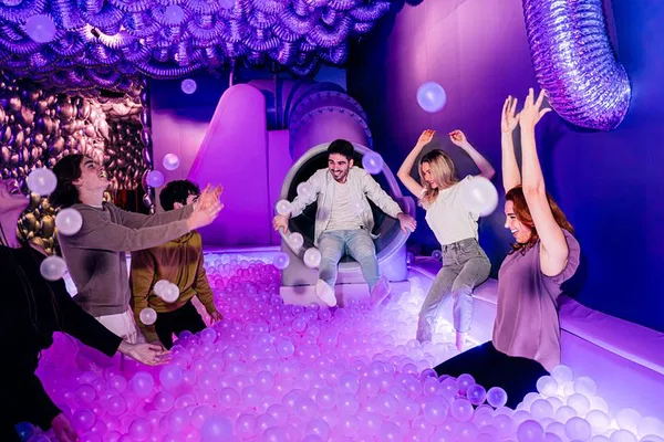 IKONO Barcelona: Dive into an Immersive Art Adventure!