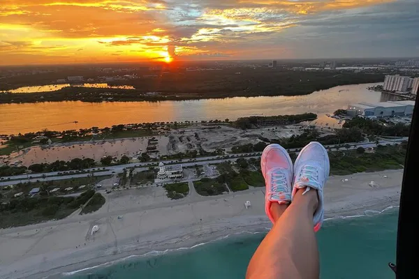 Golden Hour Views: Ft. Lauderdale to Miami Beach Helicopter Sunset Spectacle
