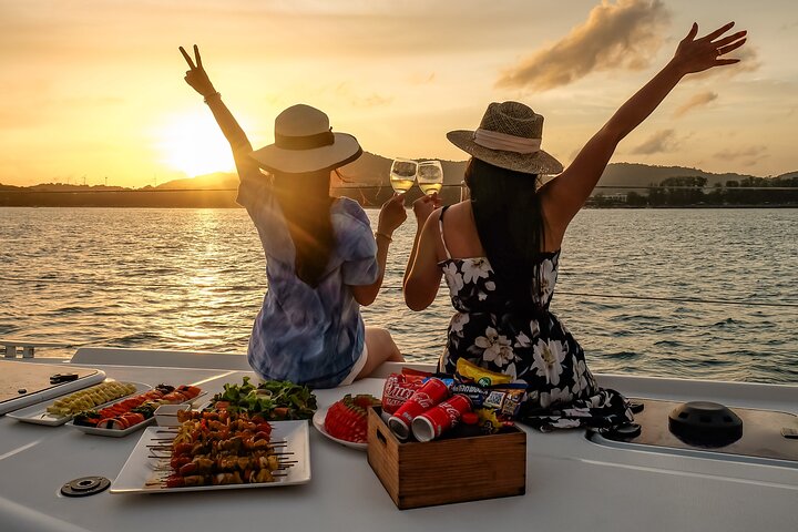 Phuket: Coral Island & Sunset Catamaran Cruise