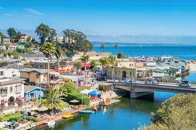Capitola's Hidden Gems: A Personalized Walking Adventure