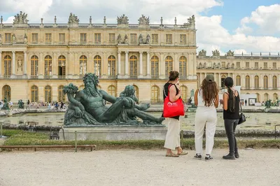 Versailles Palace & Trianon: Guided Day Trip from Paris