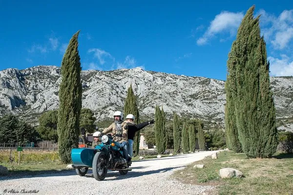 Aix-en-Provence: Sidecar Wine Tour & Countryside Ride